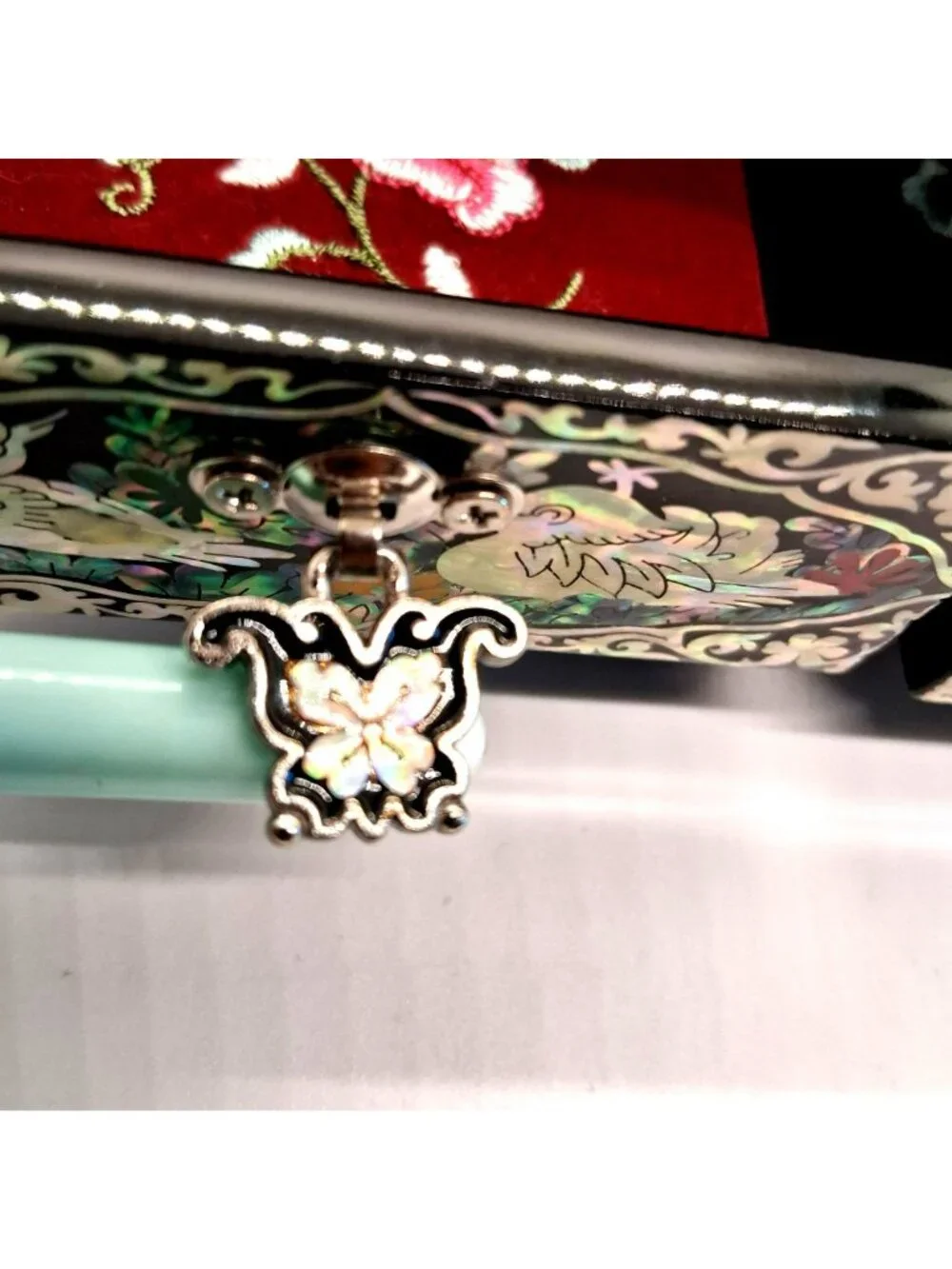 Elegant Mother-Of-Pearl Inlay Asian Jewelry Box Lacquered W Crane & Floral NWOB